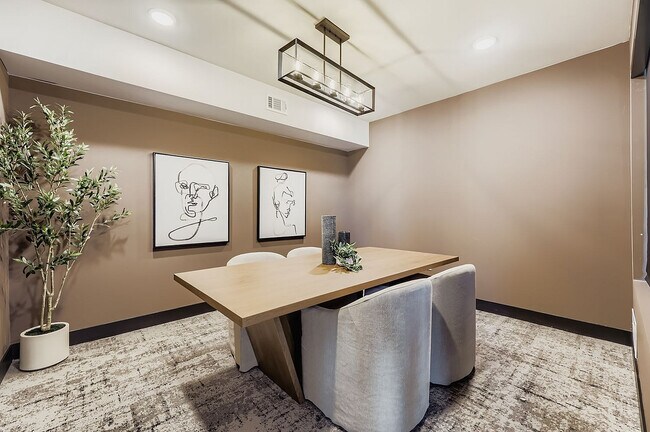 Casa club de Garrett Parker (Representante) - Garrett Parker