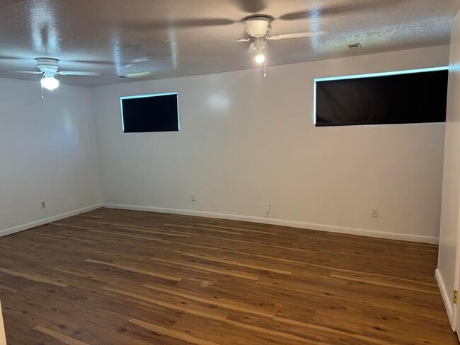 Building Photo - 1528 Dawn Dr