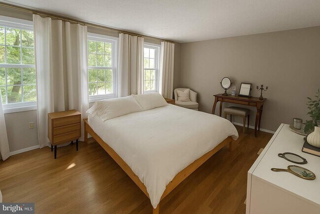 Building Photo - 12442 Quail Woods Dr