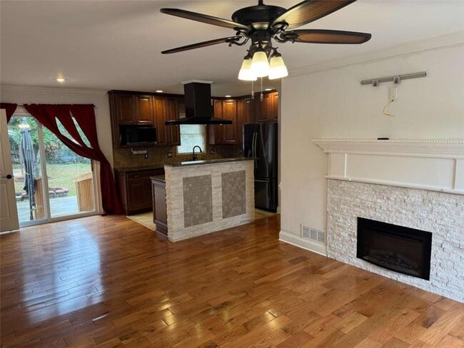 Foto del edificio - 837 Parkstone Dr