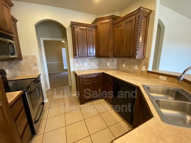 Foto del edificio - 640 E Linden Ln