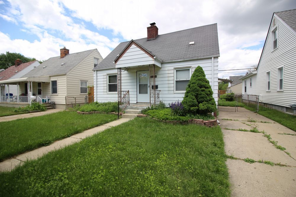 Bungalow Home in Wayne House for Rent in Wayne, MI