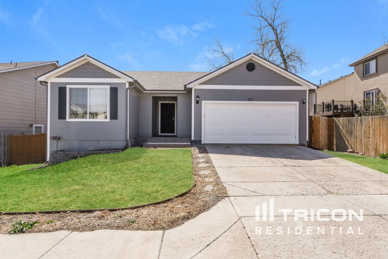 Foto principal - 1115 Legend Oak Dr