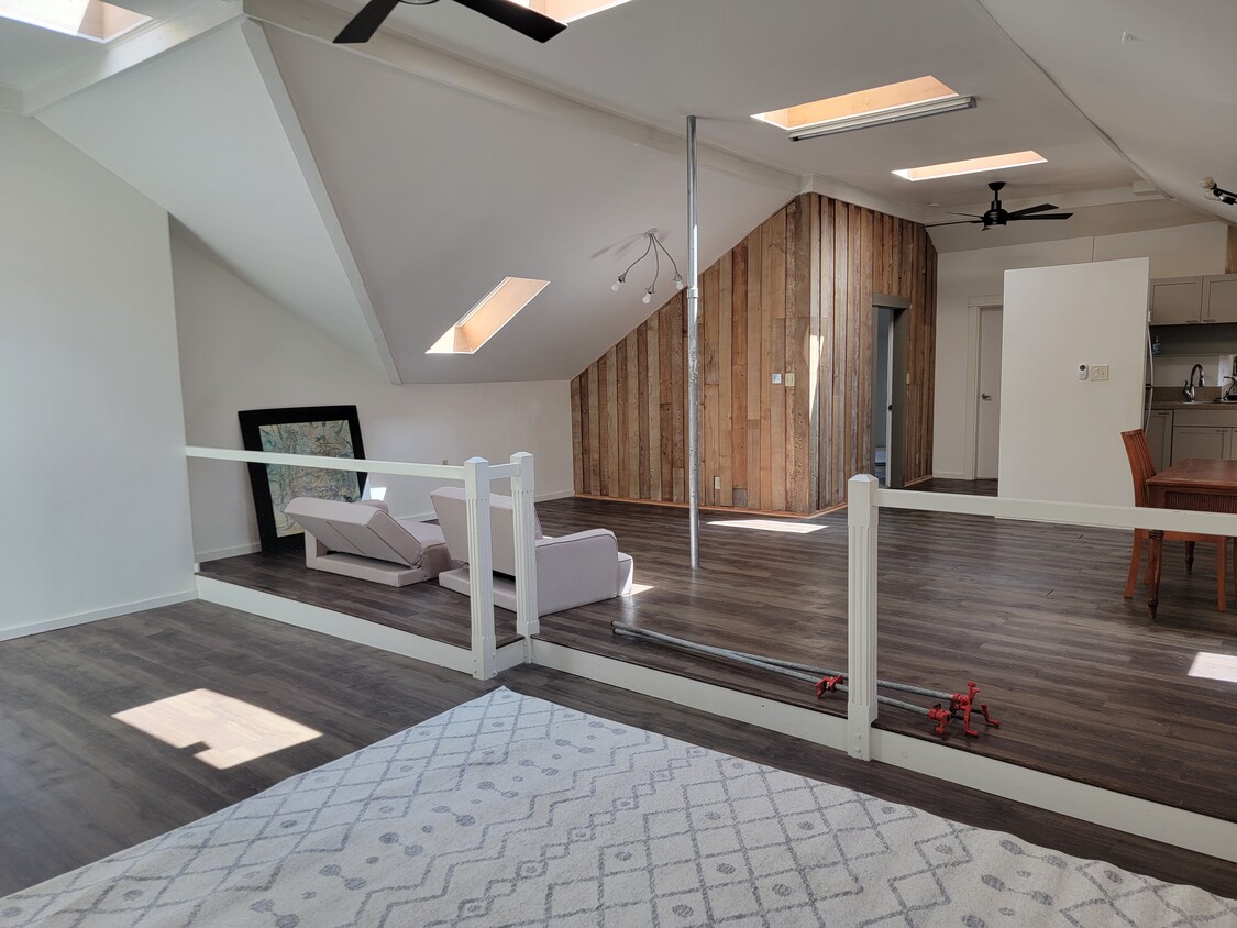Living - 2500 Pali Hwy