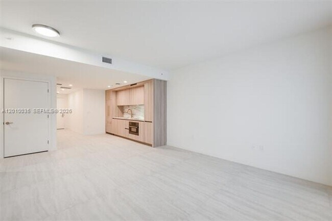 Foto del edificio - 77 SE 5th St