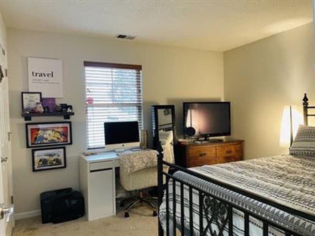 Building Photo - Charming 2BR/2BA Condo in Dilworth/South E...