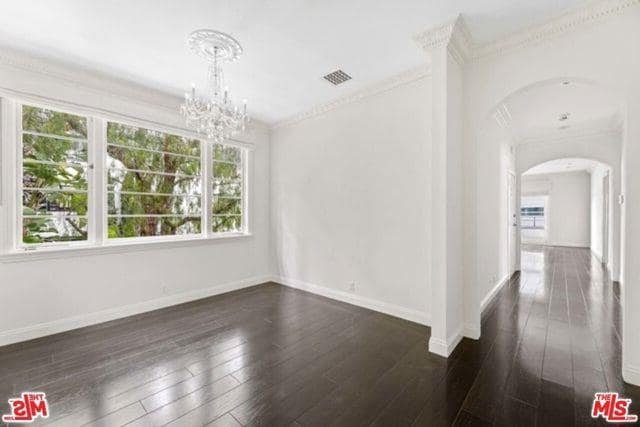 Foto del edificio - 9243 Doheny Rd