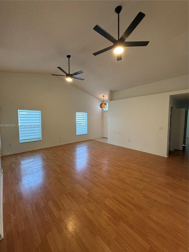 Foto del edificio - 540 SE 21st Ln