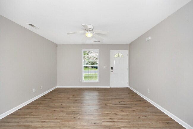 Foto del edificio - 800 Linwood Dr NW