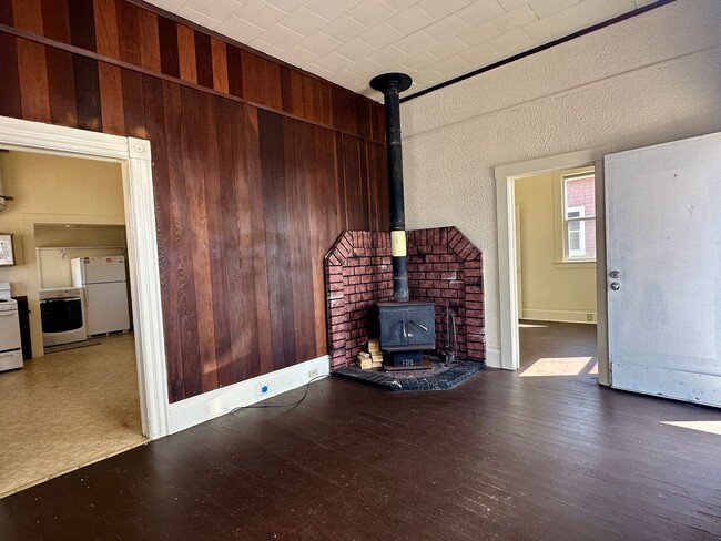 Building Photo - Charming 2-Bedroom Cottage on the Samoa Pe...