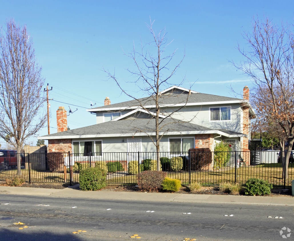 Building Photo - 5601 42nd St