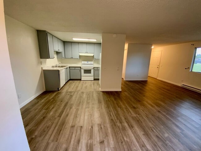 Building Photo - Modern 2-Bed / 1-Bath Everett Home with Bright, Updated Living Spaces| 7705 Timberhill Dr, Unit A