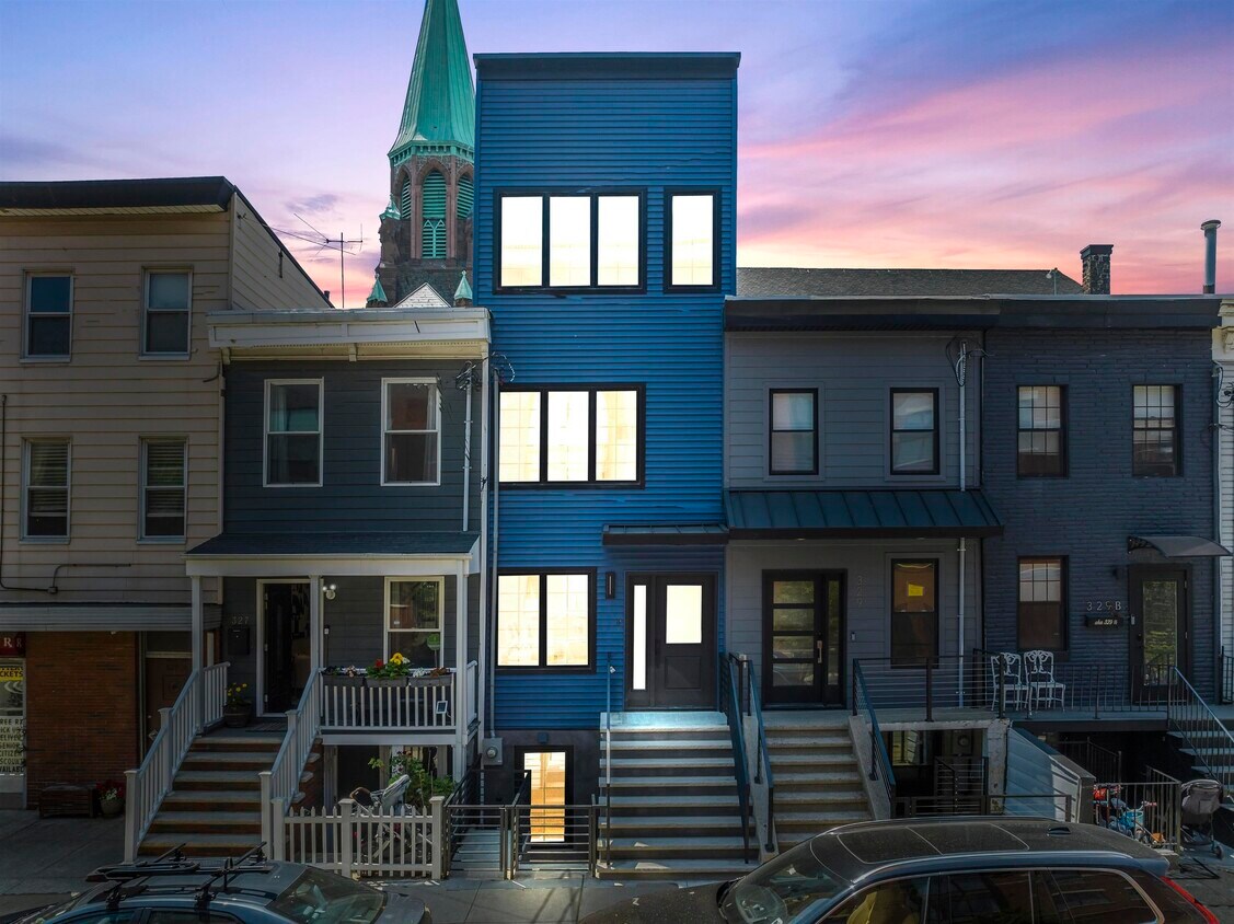 Primary Photo - 327.5 7th St