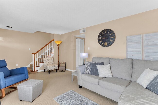 Foto del edificio - 1656 Herault Pl