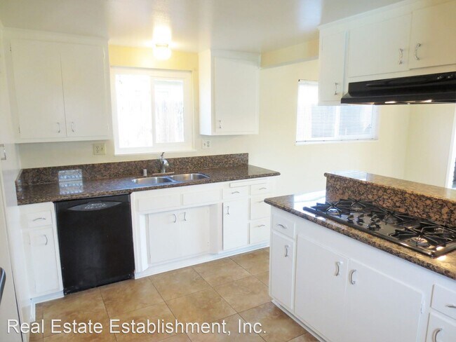 Building Photo - 3 br, 2 bath House - 2237 E. Garfield Avenue