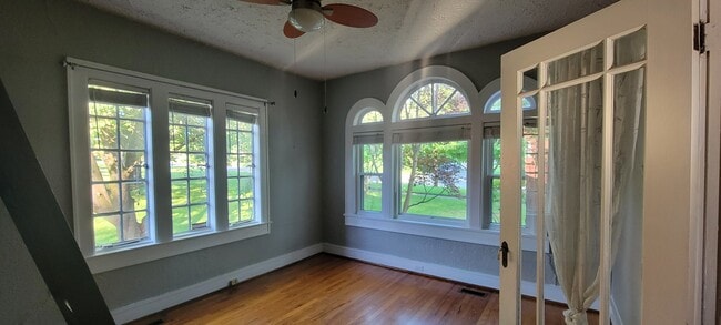 Office/Library - 1723 Fairmont Blvd