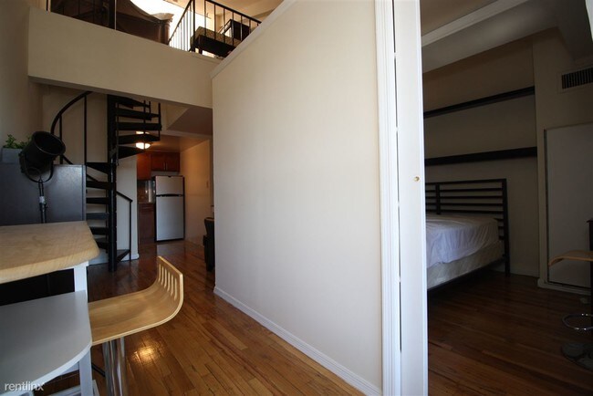 Building Photo - 160 Bleecker St