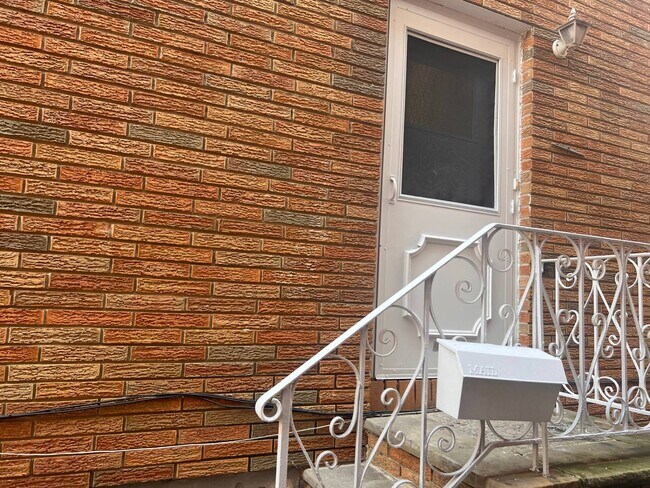 Foto del edificio - 82 Glenwood Ave