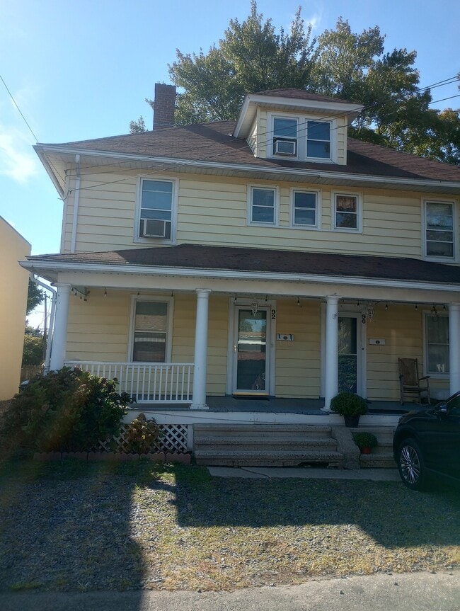 Building Photo - 92 Thorpe St