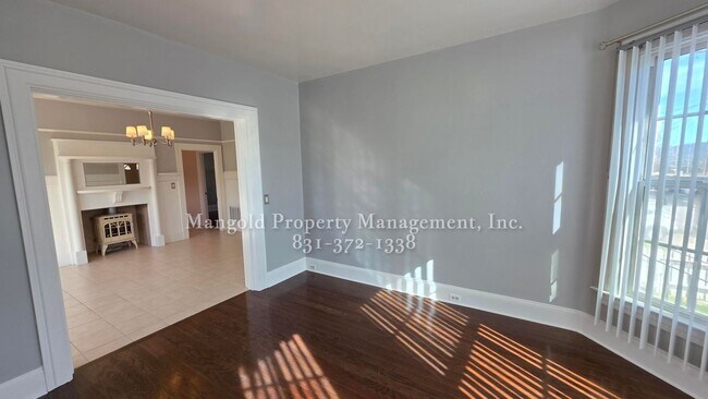 Foto del edificio - Beautiful three-bedroom two-bath home located in Monterey!