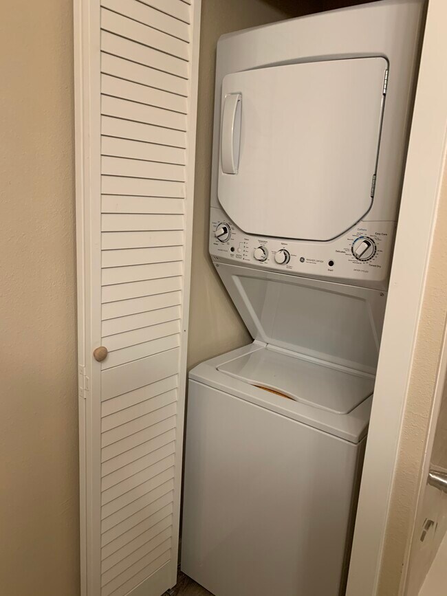 Rosecrest Apartments Apartments 8325 128th Ave NE Kirkland, WA