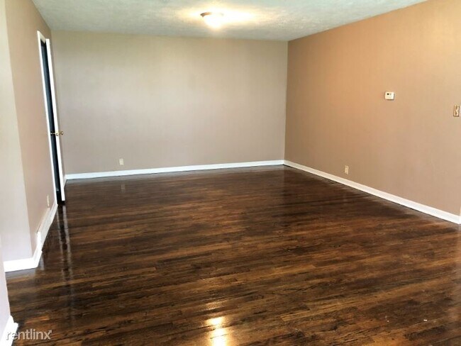 Foto del edificio - 2 br, 1 bath Townhome - 7503 Richmond Dr