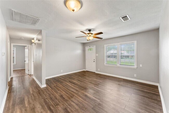 Foto del edificio - 4933 Angleton St