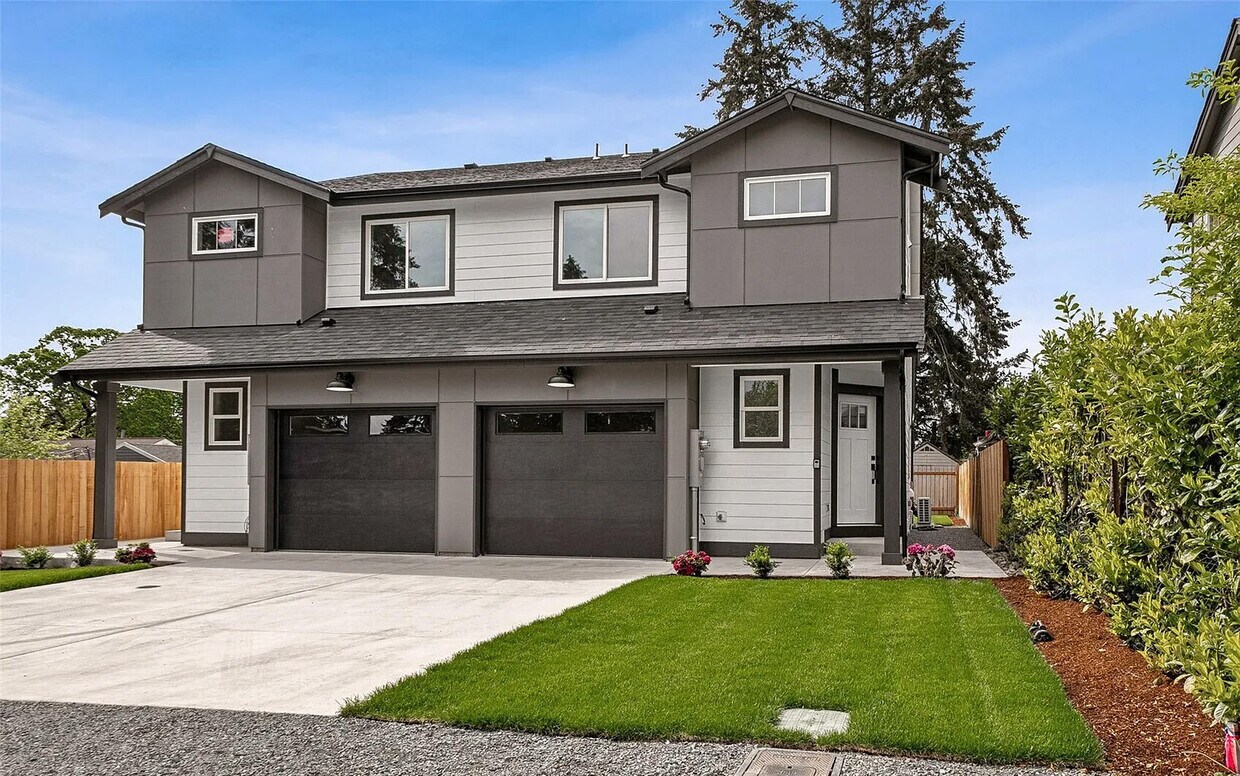 Foto principal - 428 113th St S