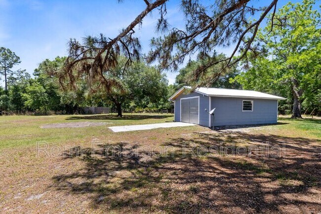 Foto del edificio - 18466 3rd St