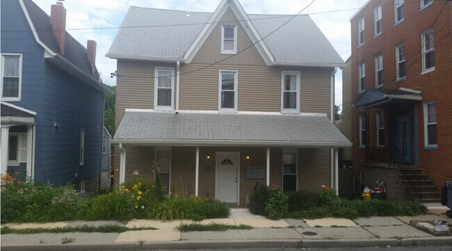 Building Photo - 2071 Druid Park Dr