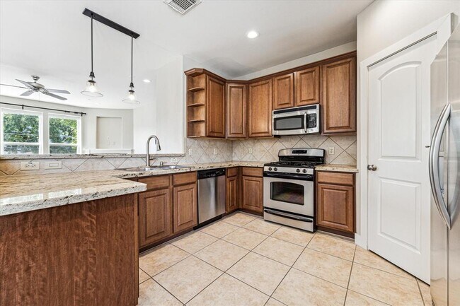 Foto del edificio - 5802 Larkin St