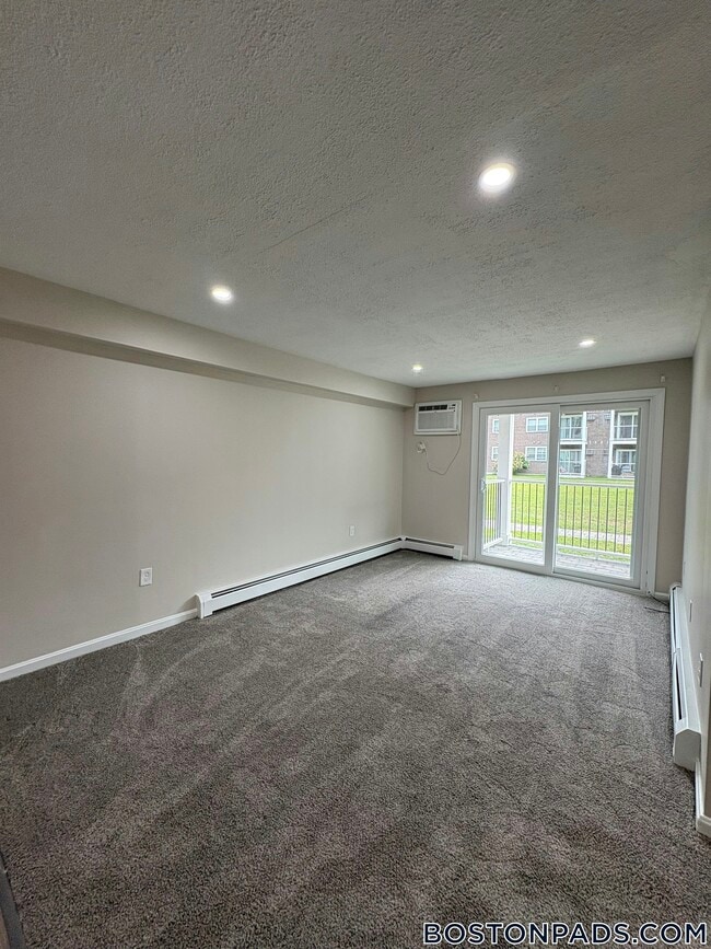 Building Photo - 15 Kenmar Dr