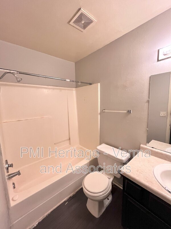 Foto del edificio - 809 E Huntsville Ave