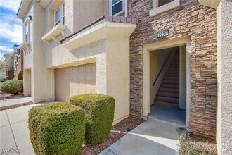 Building Photo - 10809 Garden Mist Dr