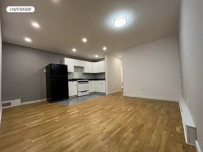 Foto del edificio - 963 Madison St