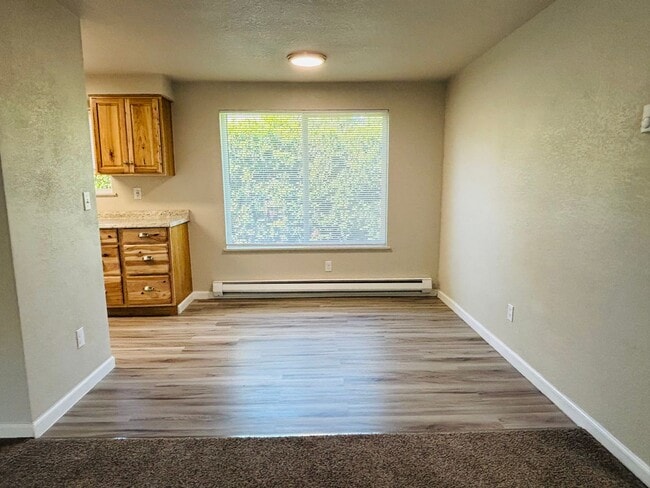 Building Photo - Cute 2 bedroom West Harvard area