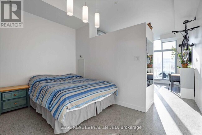 Photo du bâtiment - 510-510 King St E