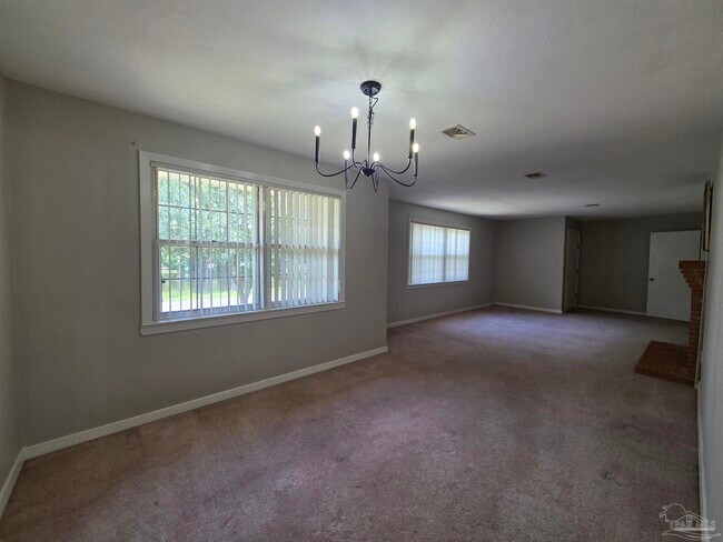 Foto del edificio - 402 Park Ln E