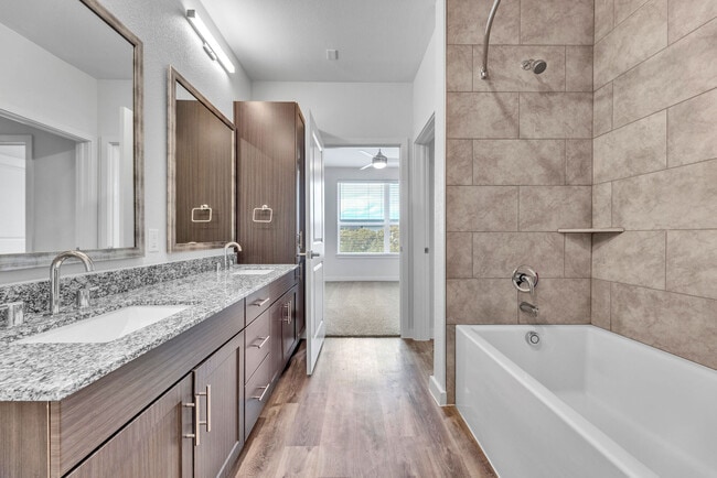 Interior Photo - Caliza Ridge