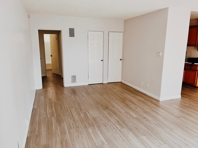 Building Photo - 1018 N El Centro Ave