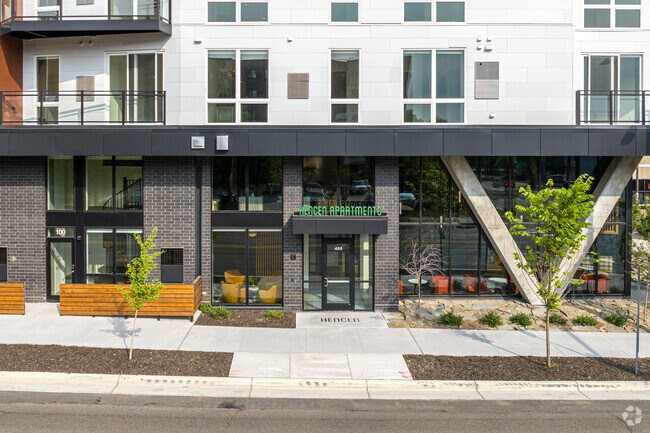 Building Photo - Hencen