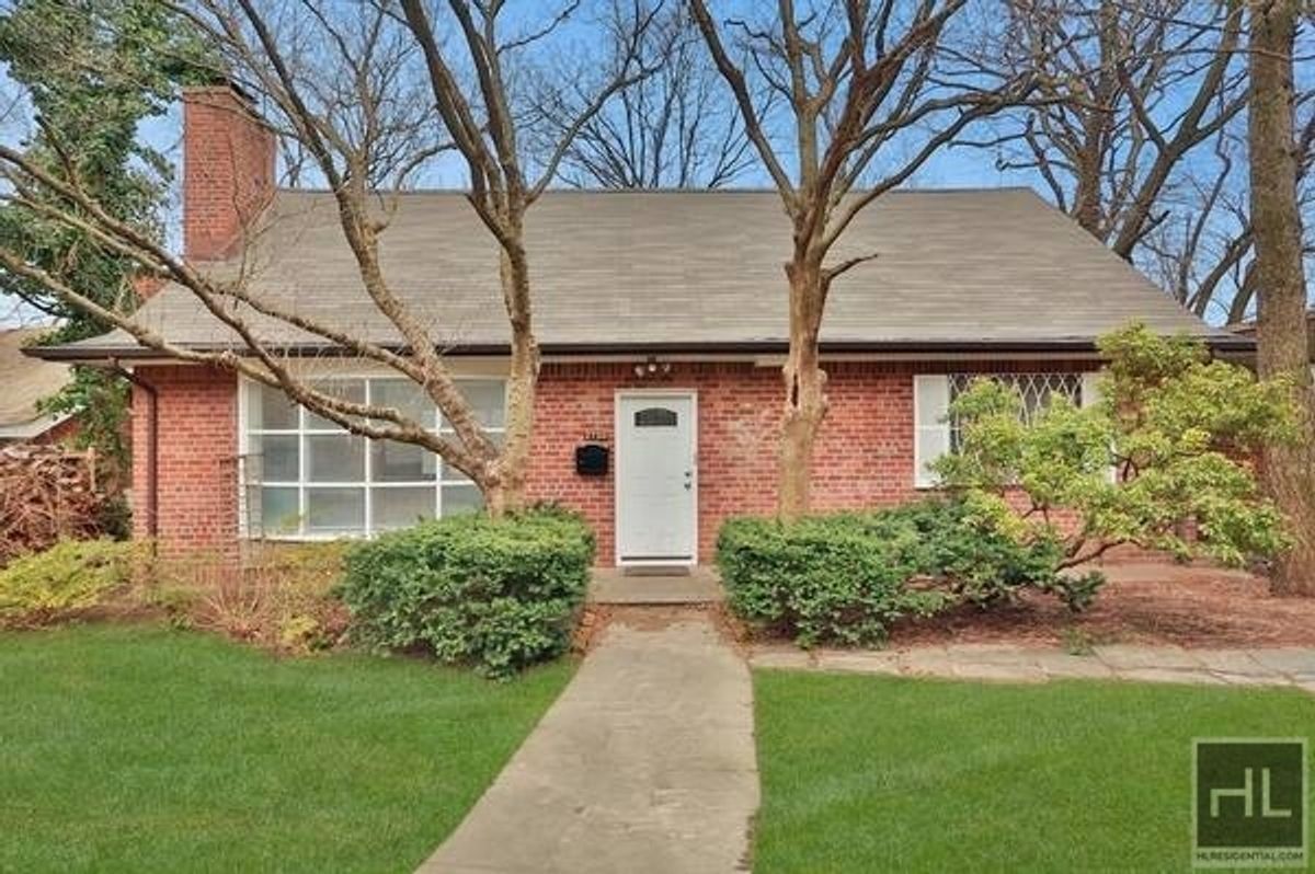 Primary Photo - 2730 EDGEHILL AVENUE