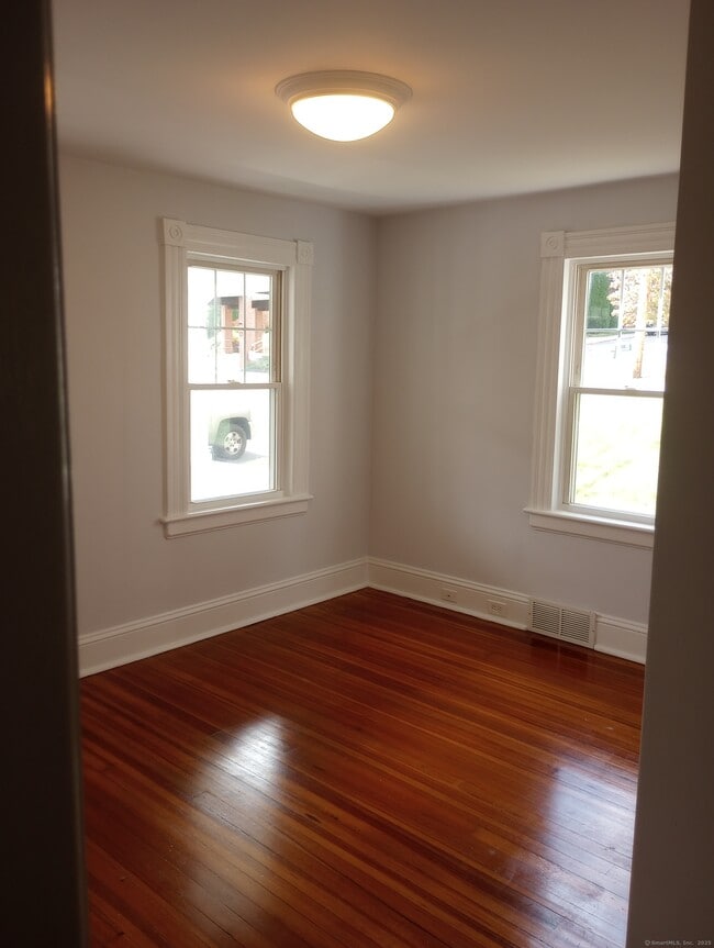 Foto del edificio - 40 Edison Ave