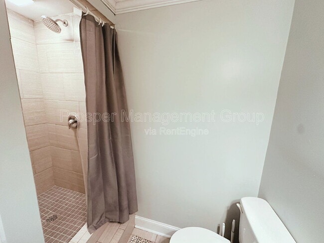 Building Photo - 70 Radcliffe St