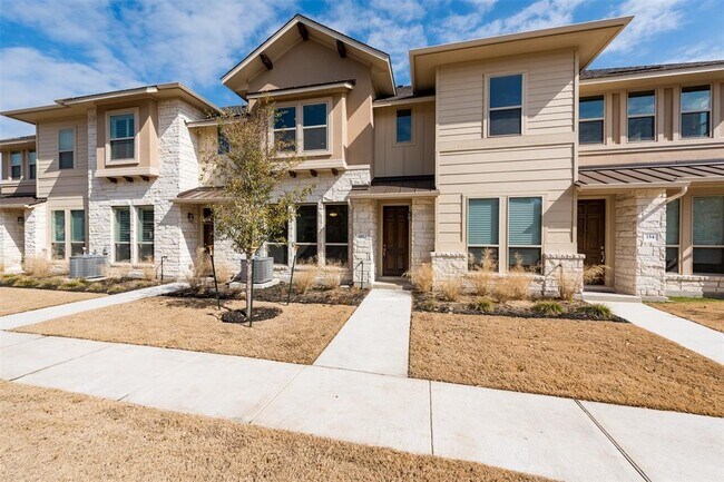 Foto del edificio - 13800 Lyndhurst St