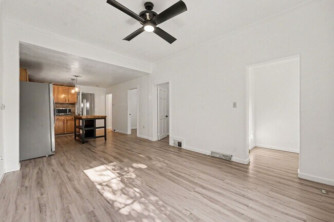 Foto del edificio - Highlands 3BR Rental – In-Unit Laundry, Storage & Outdoor Space