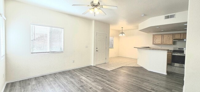 Building Photo - Beautiful 3 Bedroom, 2 Bath Condo In The NE!