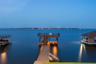 Building Photo - 85 Isle of View Dr