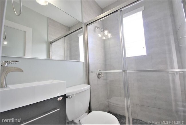 Building Photo - 420 78th St