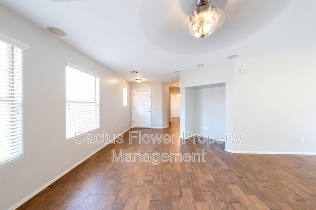 Foto del edificio - 2721 E Bart St